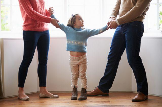 Кому остаются дети после развода родителей?