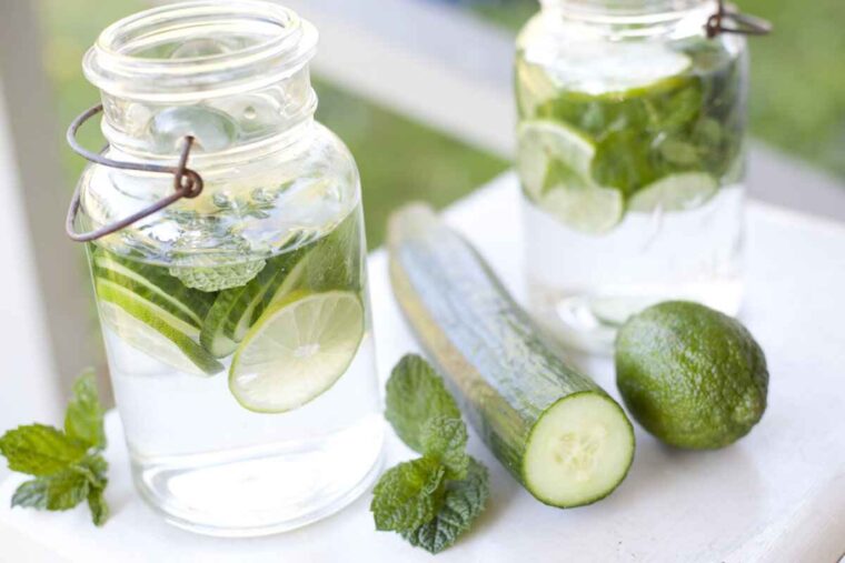 Что добавить в стакан с водой для улучшения вкуса: лучшие варианты