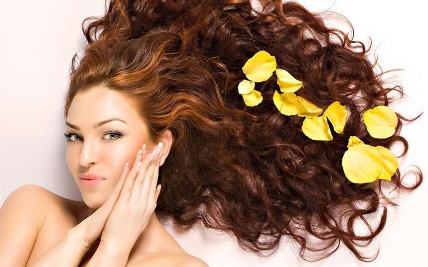 Как выбрать профессиональную косметику для волос?