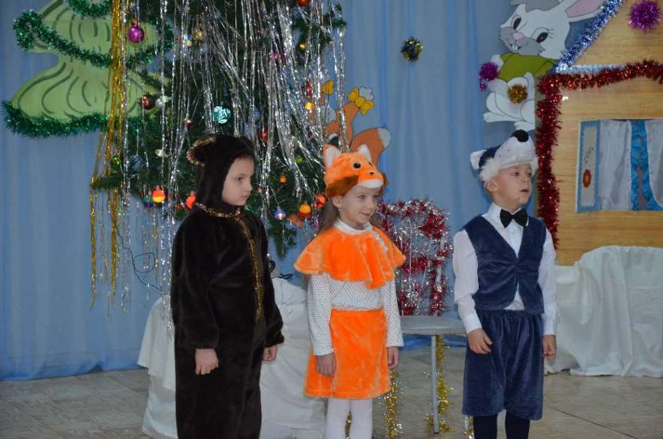 Главными героями новогодней сказки могут быть лесные звери.