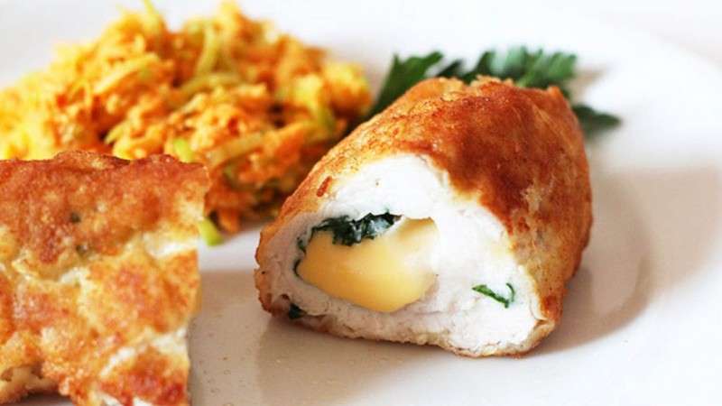 Куриные рулетики с сыром и зеленью