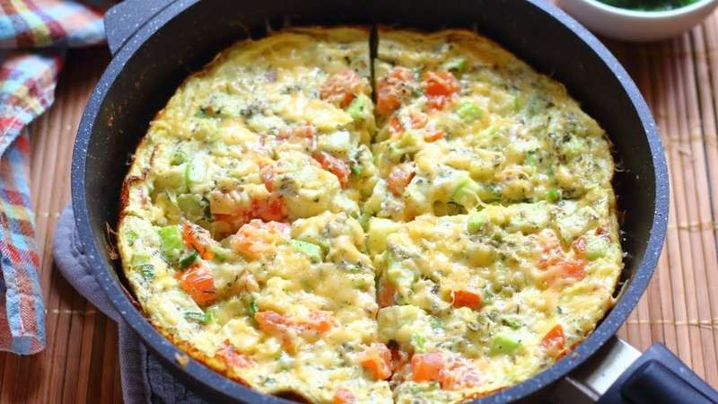 Омлет с овощами и сыром