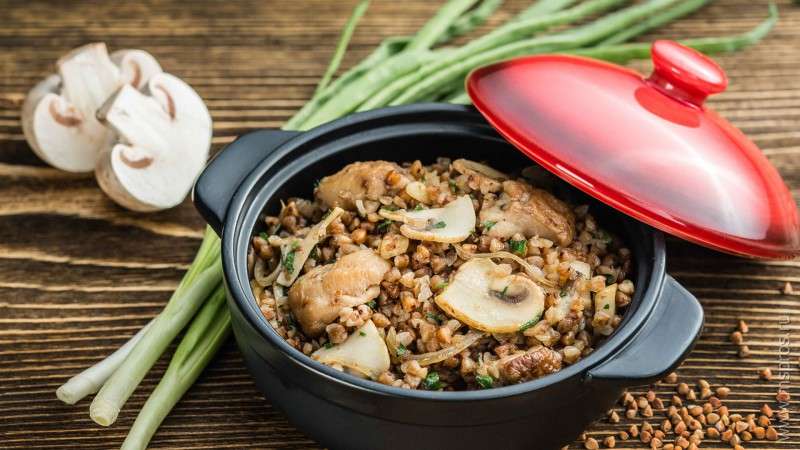 Гречневая каша с грибами и луком