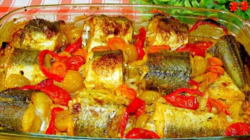 Рыба, запеченная с овощами