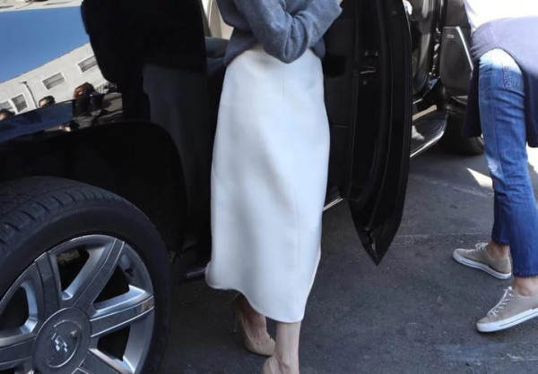 Самая красивая юбка, которую носит Анджелина Джоли